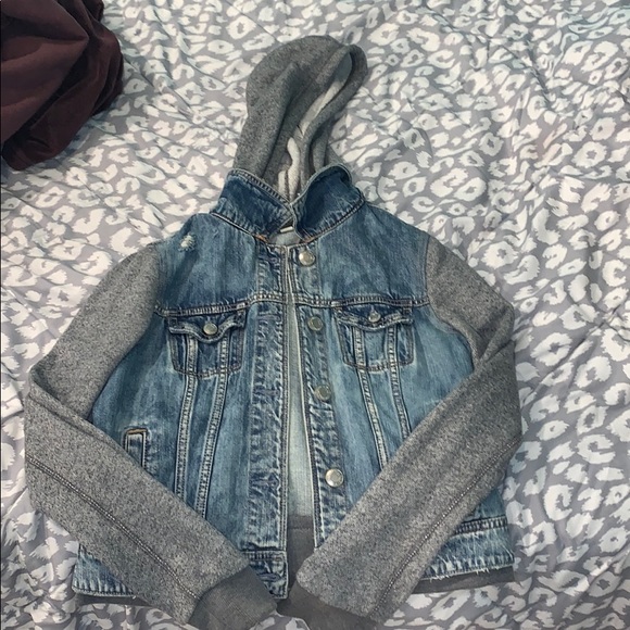 American Eagle Outfitters Jackets & Blazers - Hooded Jean jacket